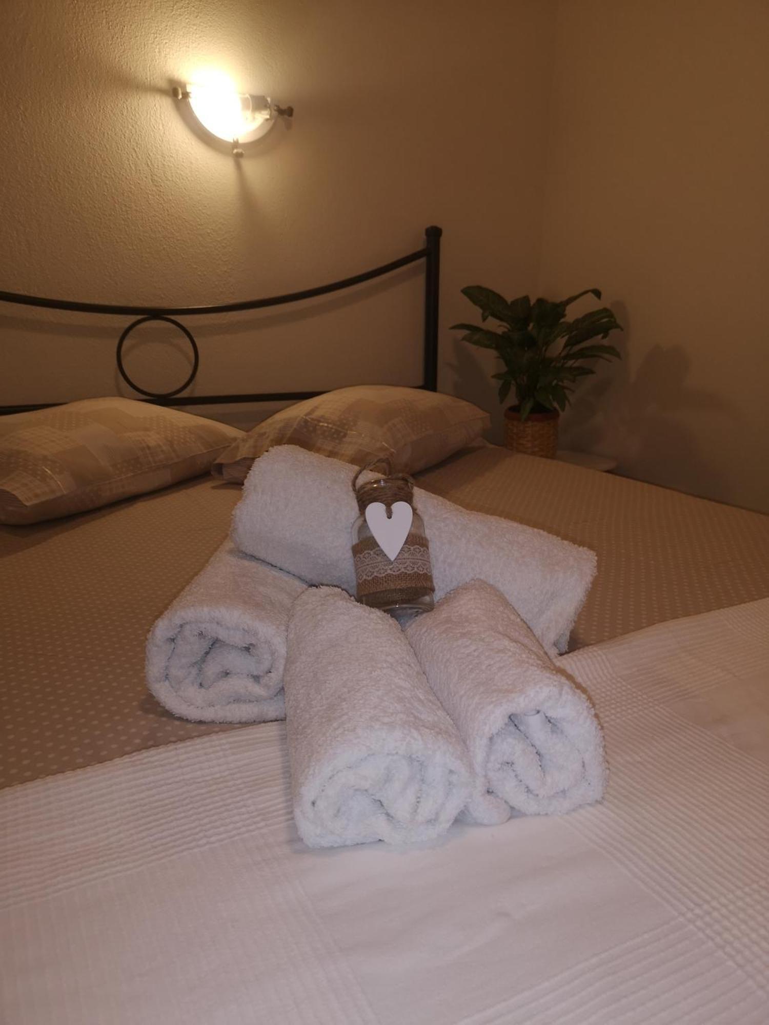 וורוורו Makis Nest Apart-Hotel מראה חיצוני תמונה